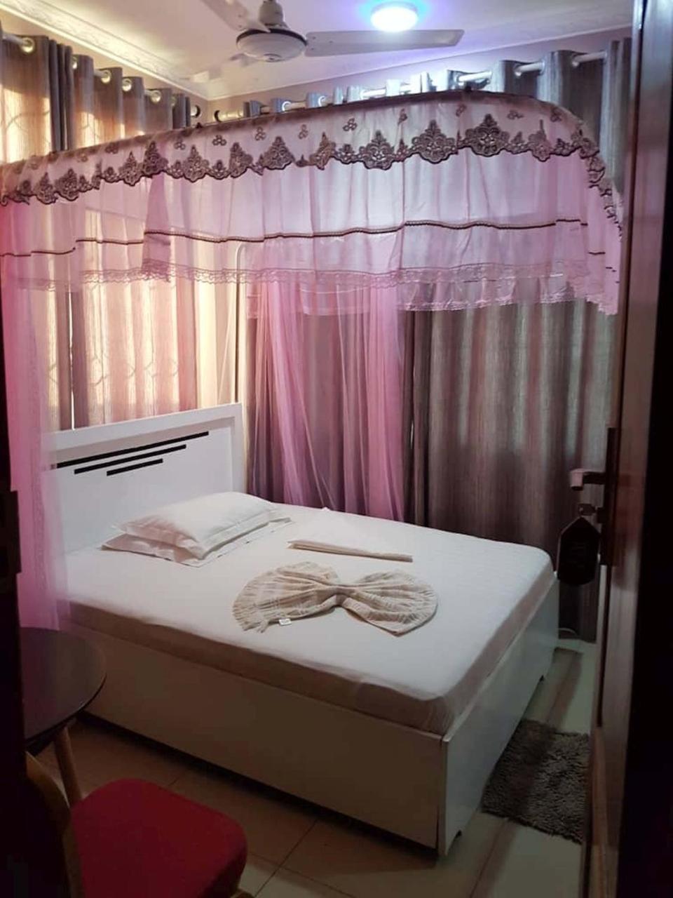 B10 Airport Lodge Darüsselam Dış mekan fotoğraf